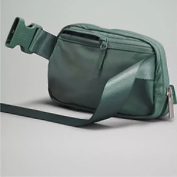 lululemon athletica Green Belt Bag - Picture 6 of 6